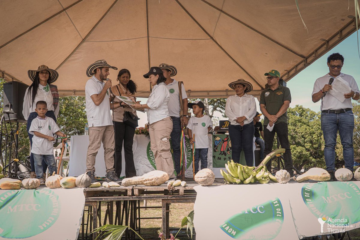 AgenciaTierras's tweet photo. En el predio Nuevo Amanecer de Chimichagua,Cesar, realizamos el lanzamiento del primer Territorio Campesino Agroalimentario (TECAM) al Movimiento Social MTCC, una  apuesta que beneficiará a 118 familias y busca garantizar su soberanía alimentaria. https://t.co/YwBN4xYe5F