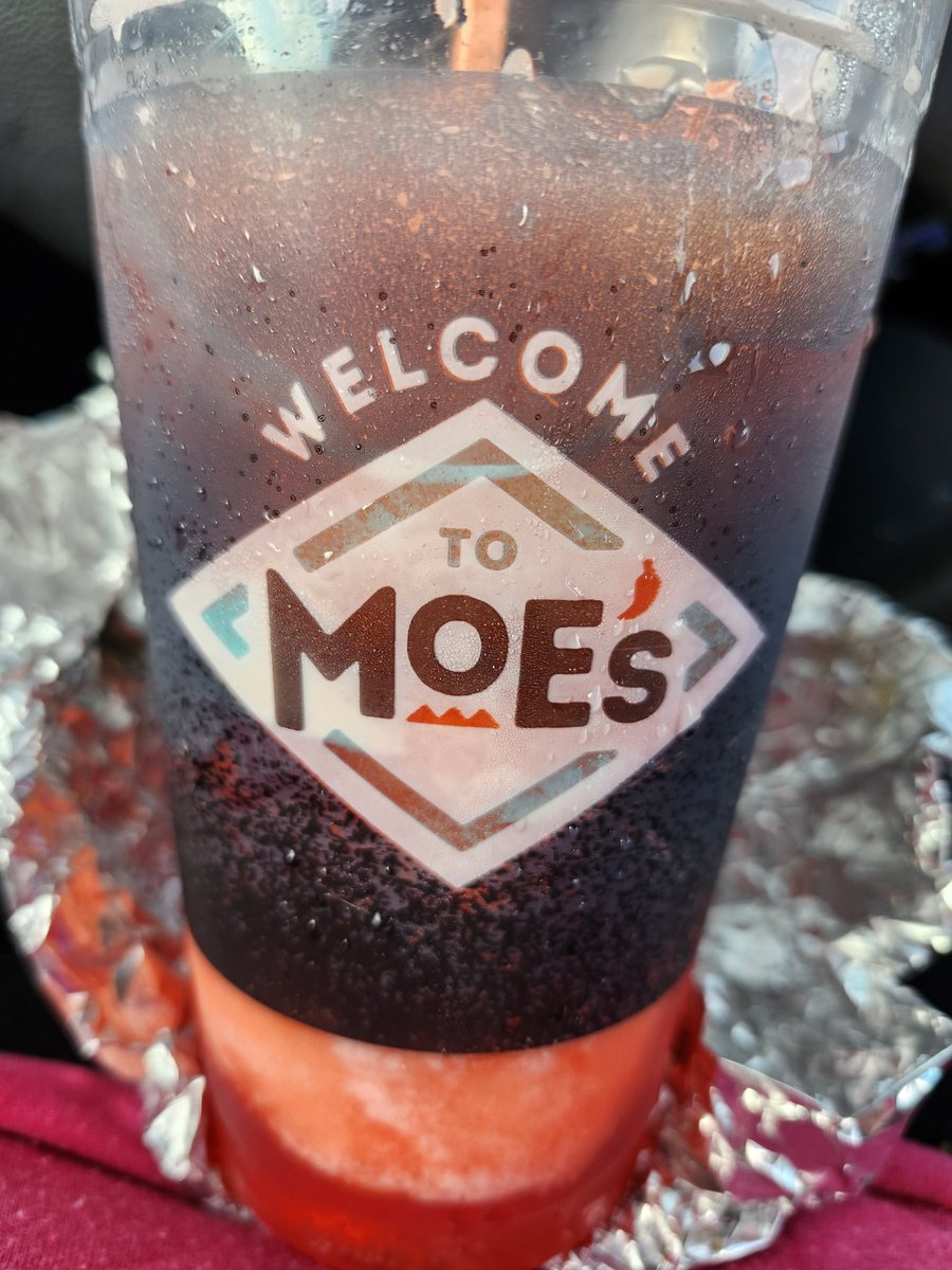 sunstonepower's tweet photo. @Moes_HQ gotta say, your icee's are 🤌🤤 https://t.co/iIFHRwK0ir