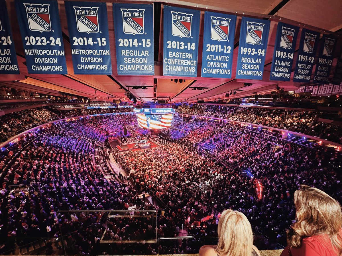 ParamAnadi114's tweet image. Comedian and podcaster Tony Hinchcliffe, who hosts a podcast 
said that Latinos have many children, using a sexually explicit joke to make a point about illegal migration. The joke received mixed responses from the crowd of Trump supporters. 

#nazirally 
#MSGRally