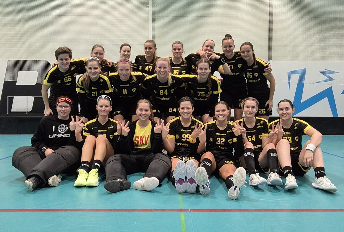 frantisekkovac's tweet photo. V první a třetí třetině i v prodloužení byly #ZenyA @SKVflorbal lepším týmem a tak si po zásluze vezou z Boleslavi na #Vinohrady 2 body, kterými si pojistily průběžné 3. místo v prvoligové tabulce. 

#florbal #floorball #innebandy #salibandy #unihockey #SilaKtereVerim #SKVvalec https://t.co/jYRo9EtScU