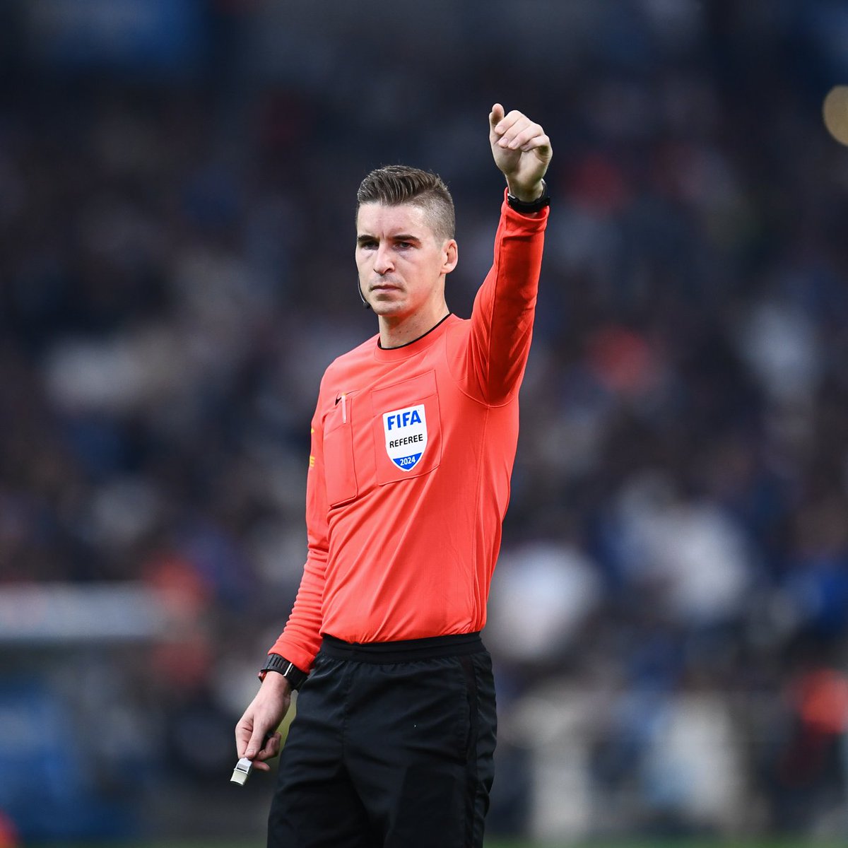 _BeFootball's tweet photo. 🚨🚨 François Letexier JUSTIFIE SON CARTON ROUGE :

« Je vois Harit arriver avec la jambe tendue. Marquinhos enlève son maillot et je vois cette trace.

La conséquence du geste m’oblige à exclure Harit.
Je juge l’intégrité physique du joueur. »

(@DAZN_FR)