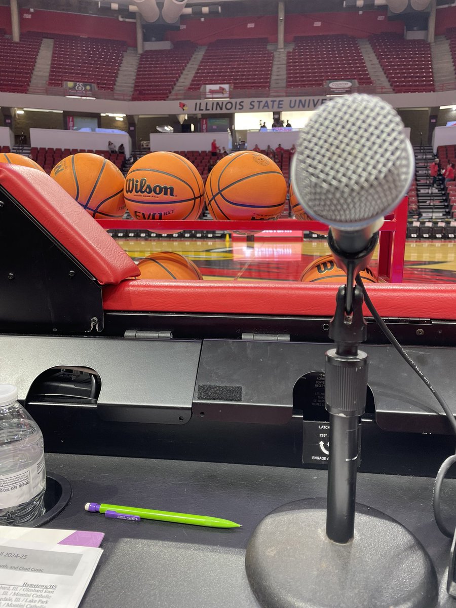 Had to step away from <a href="/Redbird_Soccer/">Illinois State Soccer</a> a bit early (I’ll be back!), to make my official debut as the PA announcer for <a href="/RedbirdWBB/">Illinois State Women’s Basketball</a>!@OvTheMic #PAannouncer