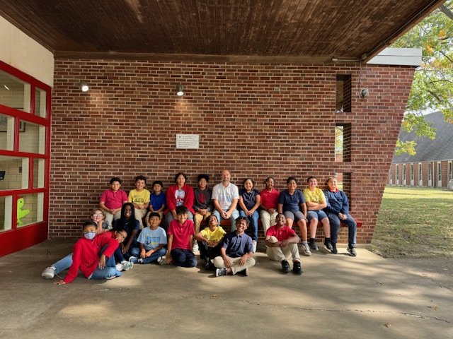 annunciationhss's tweet photo. 5th grade welcomed Mr. Clay Sills from Old National Bank this week for our Junior Achievement program. He taught us about supply and demand, employment and what it takes to be a good employee and team member and how to conduct an interview. https://t.co/owoLb9v24J