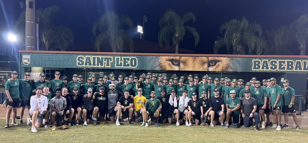 SaintLeoBSB's tweet photo. 𝐓𝐡𝐚𝐧𝐤 𝐲𝐨𝐮 to our alumni who came back home for Alumni Night!

#TheLionWay🦁 https://t.co/vsPG6EJ13g