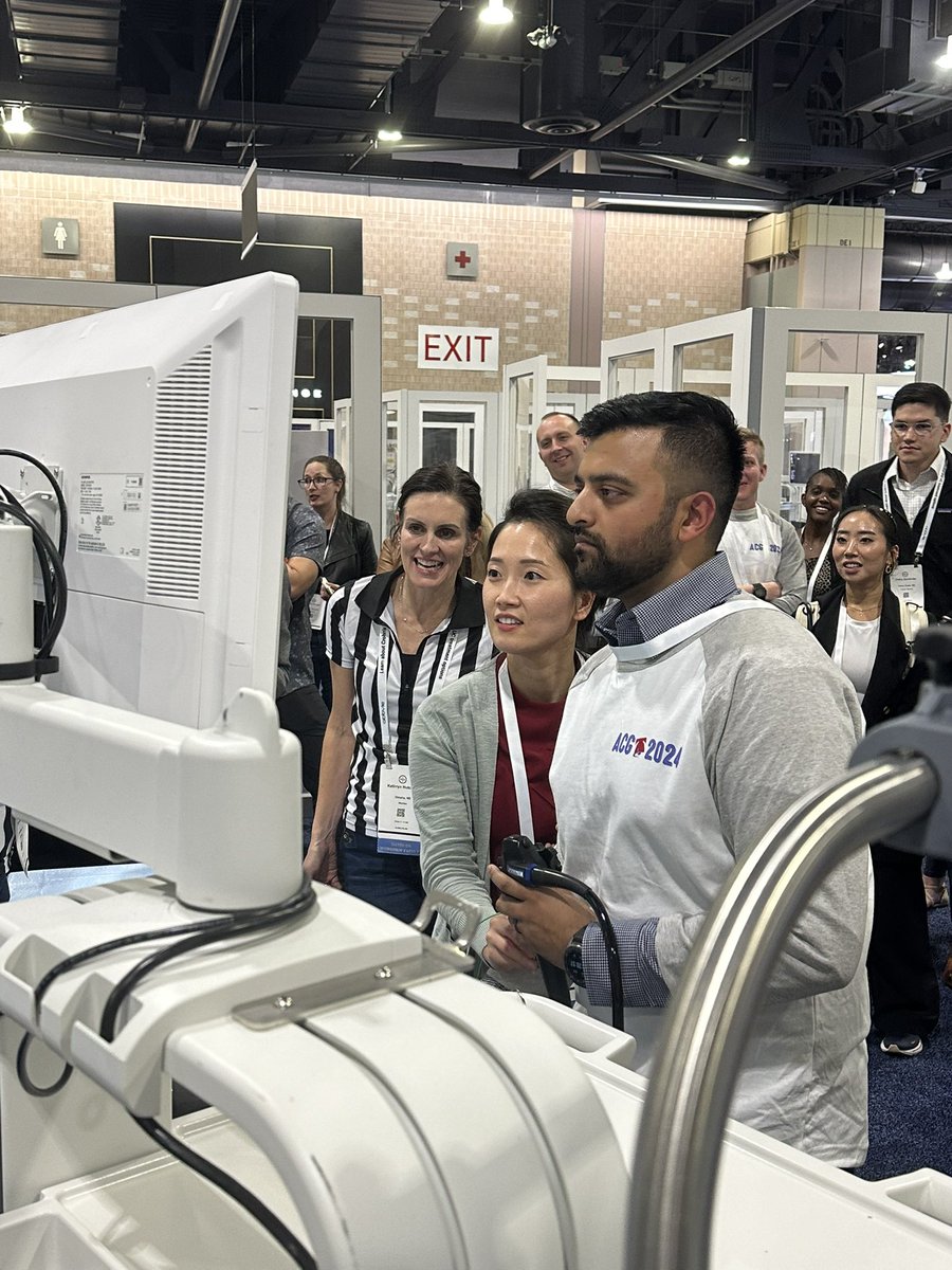 BilalMohammadMD's tweet photo. Nail biting finalee ๐ณ๐ณ๐ณ๐ณ๐ณ
The #EndoTitans ๐๐
Nerve wracking moments
And the winner is โฆ.
#ACG2024 @AmCollegeGastro
Starr judges @MN_GIMD @kehutchins77 @NickMcDonaldMD @IrisWangMD
And the ๐ธ of the show @mdmanatee https://t.co/anXUcM8PKc