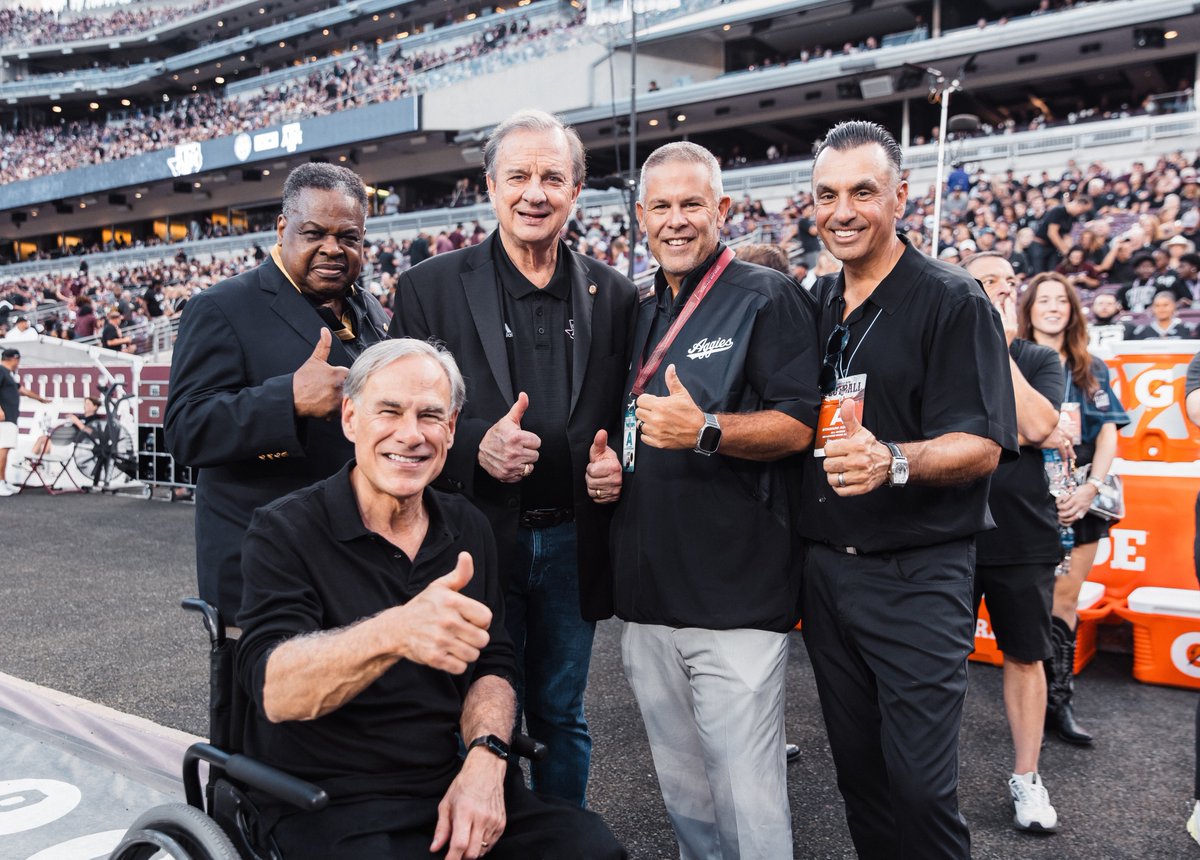 GregAbbott_TX's tweet photo. Another great college football Saturday, this time cheering on @AggieFootball in Kyle Field.

#GigEm, Ags! https://t.co/N6ISztRDgj