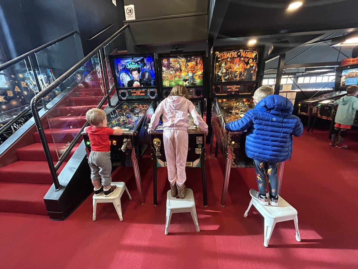 CoachCarm's tweet image. Beautiful Day in Manchester… introduced pinball to the crew… Fall weekends in New England are the best ! #FamilyOverEverything #Vermont #NewEngland #Pinball
