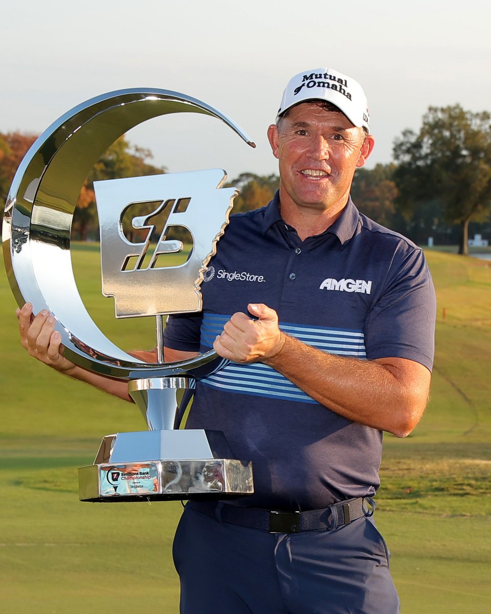A BIG trophy for a legend.

@Padraig_H continues to add to his resume!