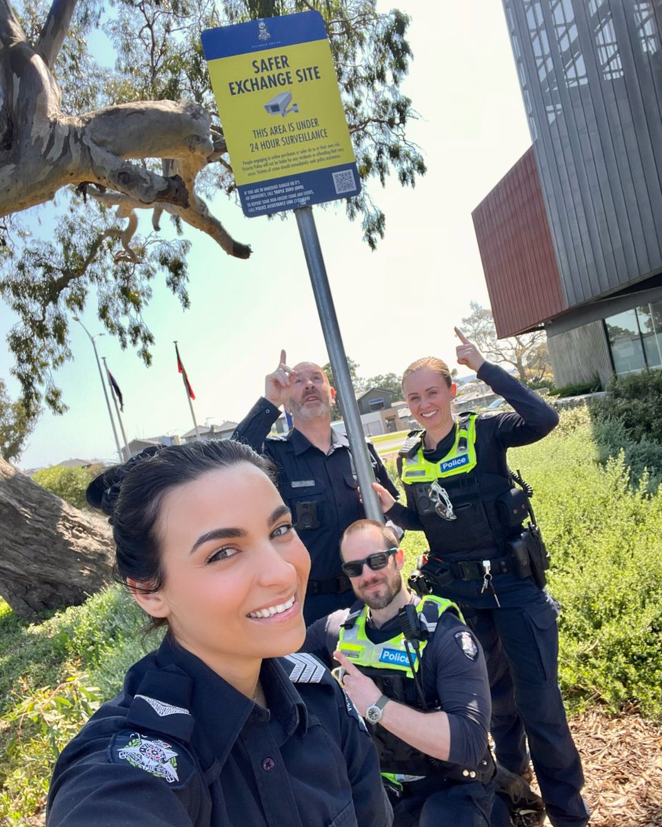 Buying or selling online? 🖥️

Special zones where you can exchange items safely are being established at 35 police stations across Victoria from this week.

Find your nearest one and more information here ➡ police.vic.gov.au/online-marketp…