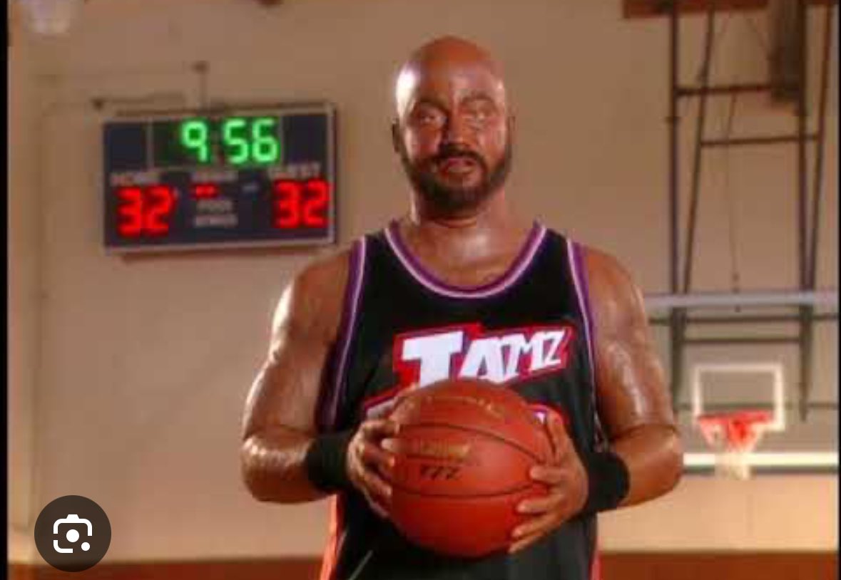 Toomajian's tweet photo. that's Jimmy Kimmel as Karl Malone https://t.co/nbjQqrAgGA