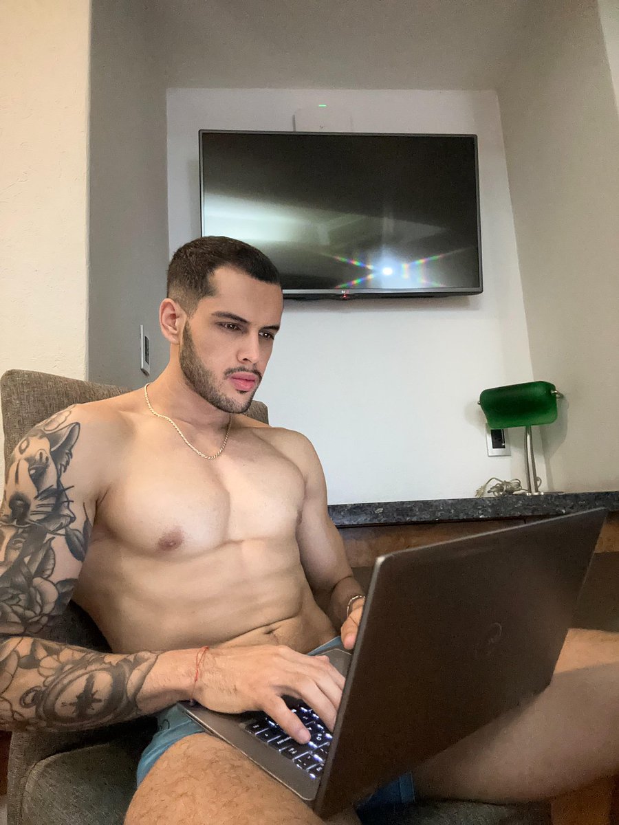 gio_mcra's tweet photo. Come on baby suscribe to my onlyfans 🔥🥰
https://t.co/IhPSSEWE0M https://t.co/sWHCowlGVy