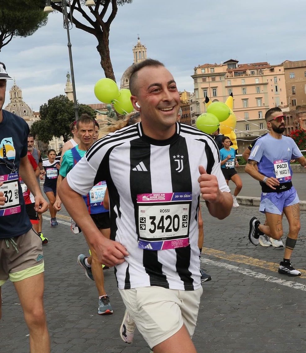 Our friend <a href="/ChefRossiW/">Rossi</a> representing proudly ⚫️⚪️ IN Rome

<a href="/JuveLosAngeles/">JuveLosAngeles.com</a> 👏👏