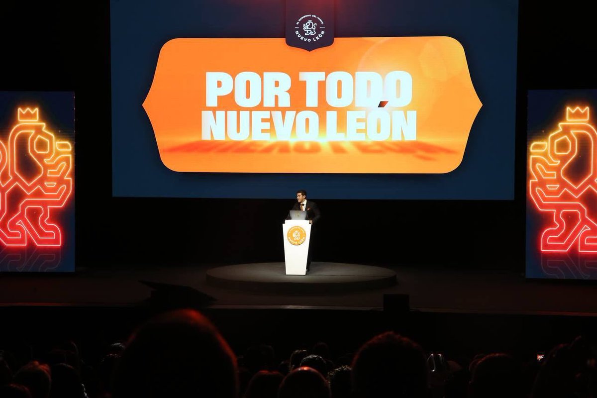 DanteDelgado's tweet photo. Una generación vigorosa, nueva, como la de @samuel_garcias, merece ser reconocida. Con su dinamismo e inteligencia ha construido un gobierno de estrategias, no de ocurrencias. https://t.co/DcbR17OolN