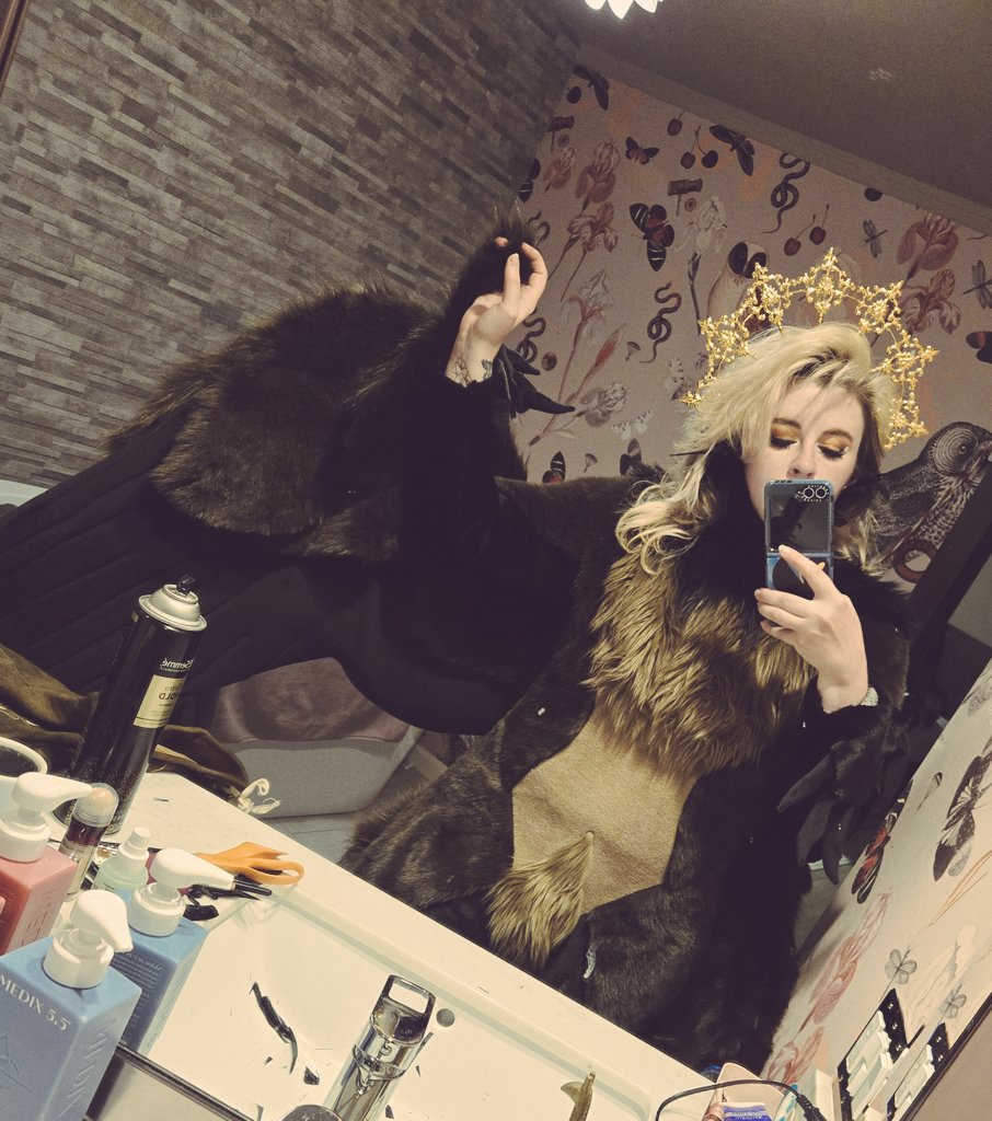 🐦‍⬛👑🎃🕷️🕸️
Caw caw harpy breh