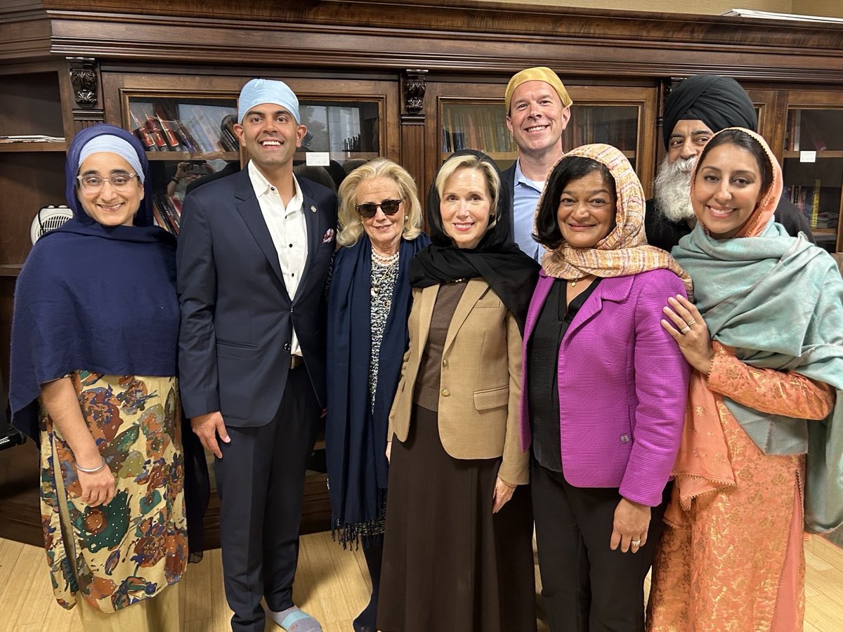 PramilaJayapal's tweet photo. What an historic day! Today @GwenWalz paid her respects and gratitude to the Sikh community in Michigan. This is the first major party Presidential ticket campaign to visit a Sikh Gurdwara ever! 

It was an honor to be part of making sure EVERYONE is heard, respected and seen  Wonderful to be there, with @DebDingell &  @RanjeevPuri. Let’s go win!