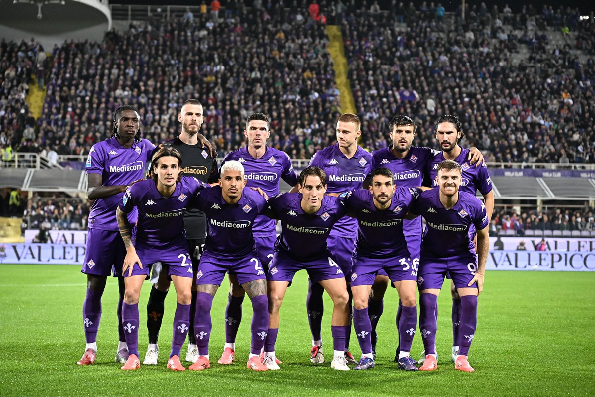 D_DeGea's tweet photo. CHE BELLA SQUADRA 💜 https://t.co/ZA7pfZGUn2