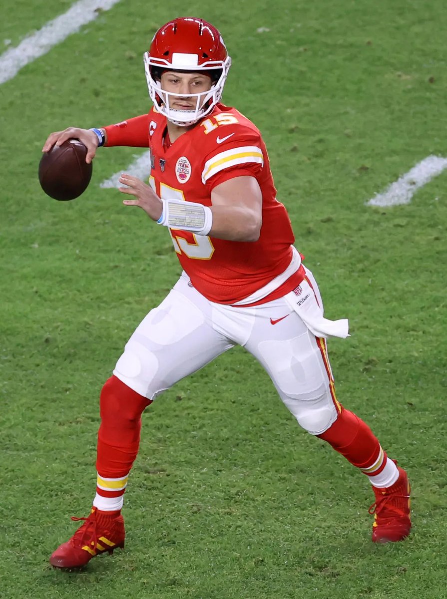 LEGENDARY: #CHIEFS QB PATRICK MAHOMES IS 7 &amp; 0 FOR THE FIRST TIME IN HIS CAREER.

🤯🤯🤯

Kansas City is undefeated coming off their back-to-back Super Bowl victories.

INSANE.