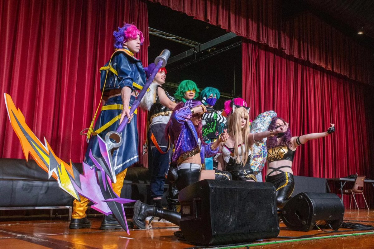 Armageddonexpo's tweet photo. Are you rocking a cosplay of your favourites character today? We have the famous #springeddon Cosplay Parade at 4pm today so you can hit the main stage and show off your costume ๐ง๐ผโโ๏ธ๐งโโ๏ธ
Sign up at the info desk to take part! https://t.co/CaCwSIzNFs
