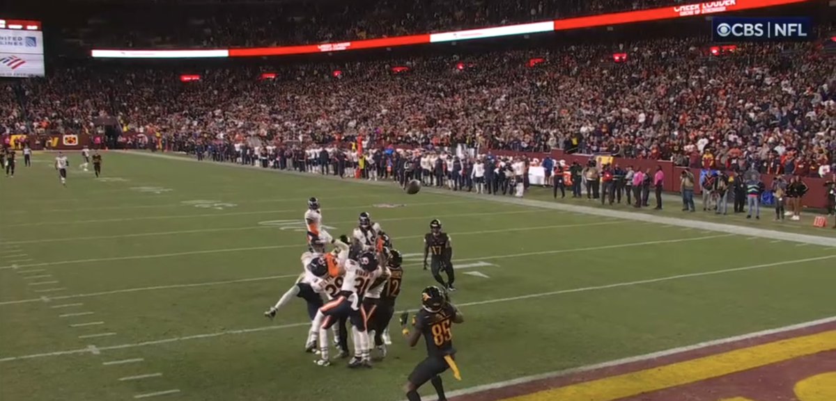 CoachHoskees's tweet image. Oh...my...goodness. The tip back hail Mary with zeros on the clock gives the Washington Commanders a victory. The Bears got to be feeling sick after this one.

#NFL #WASvCHI #Commanders