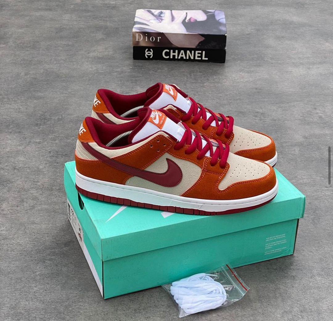 sneaksbytaiye's tweet photo. Available in sizes . *40-45 https://t.co/UwAF4MgSDV