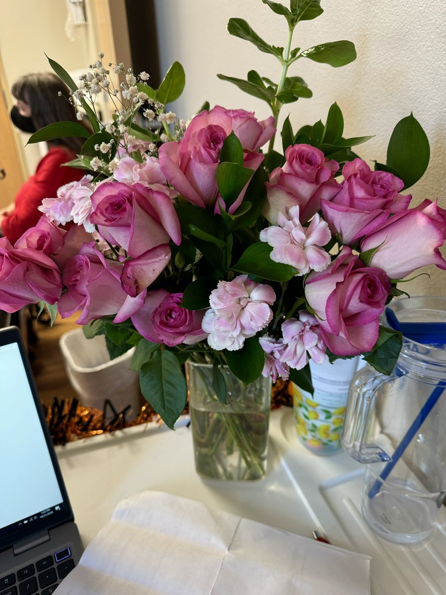mxriaxx's tweet photo. These are just because flowers (,: https://t.co/QPvjgOzWsZ
