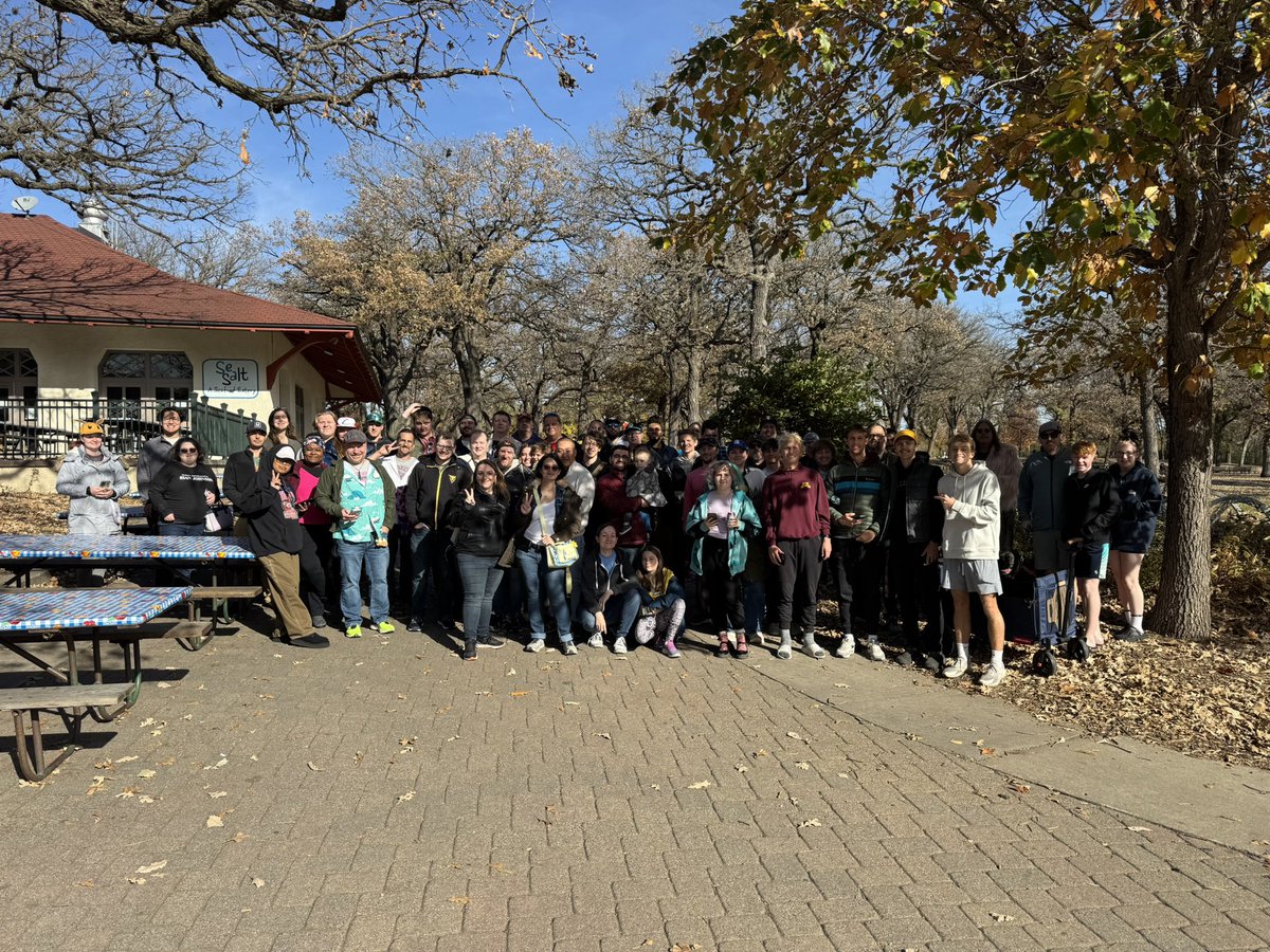 gocastpodcast's tweet image. Day 2 of GOCast Meetup 2024 is wrapped! 

Huge thanks to the local Minneapolis #PokemonGO group for including us in their Gigantamax plans at Minnehaha Falls today 🙏✨

Shoutout to our amazing community and to all the new friends we made together today 💚