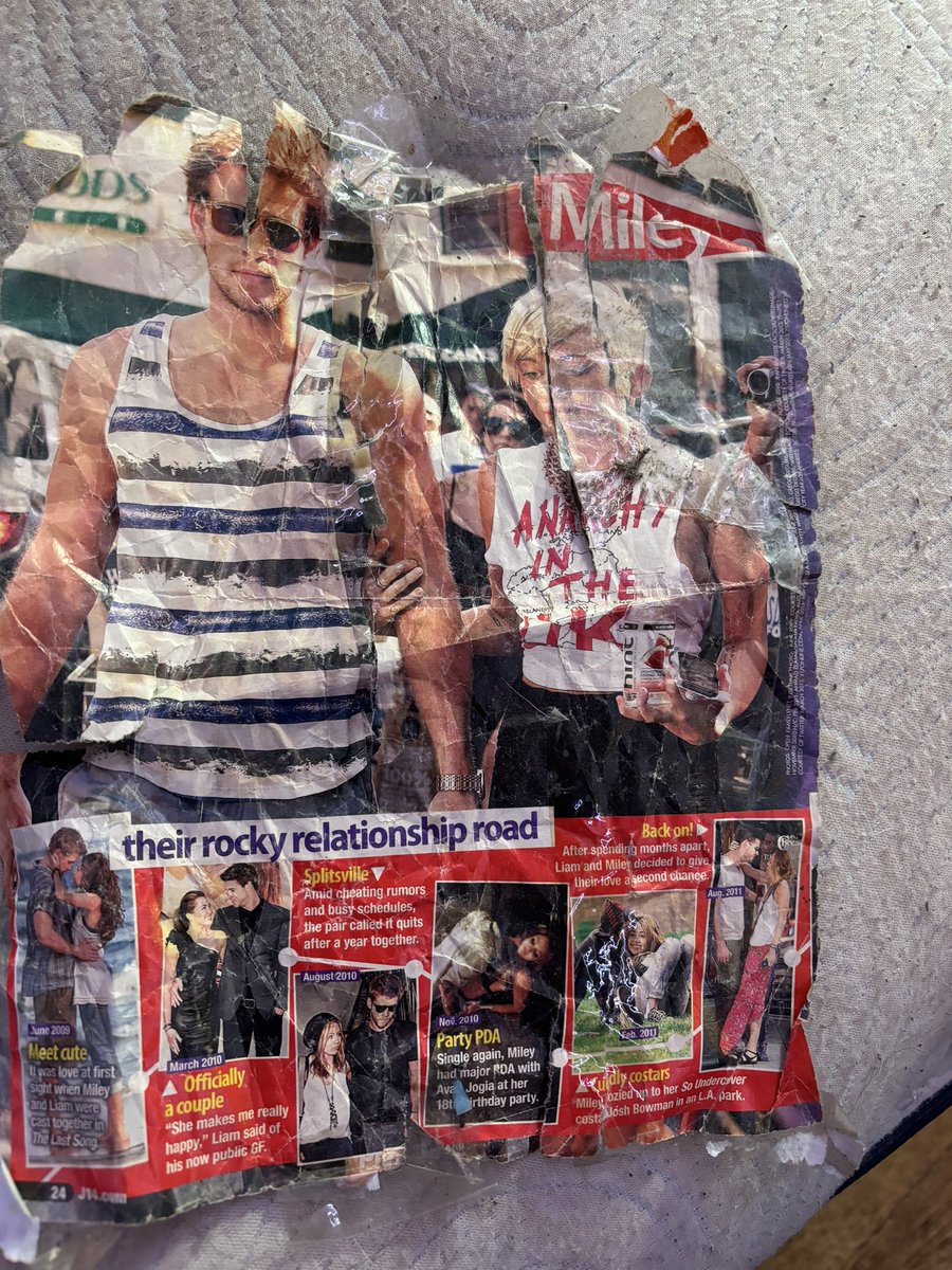 Duckyking21's tweet photo. My first poster,ripped it out of a J-14 magazine that I begged for just because it had one direction on it🥺🥹 https://t.co/0kHd8Yukbz