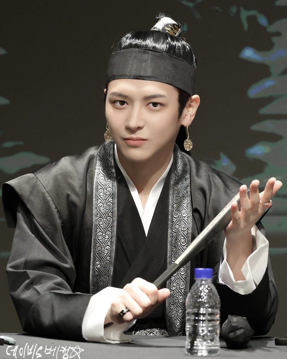 241027 점프업 대면 팬싸

내가 그대의 달이 되리라🌕

#원 #노매드 #ONE #NOMAD