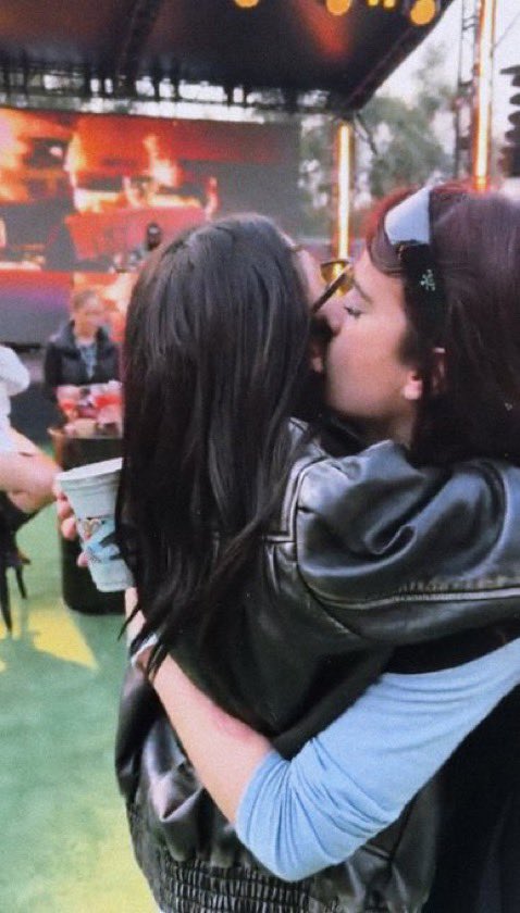 OdinsonMaximoff's tweet image. No inventen estoy enamorada de una relación que no es la mía JAJAJAJAJA 

Viviré para siempre en cada momento de ellas jajajaj 

#Garime