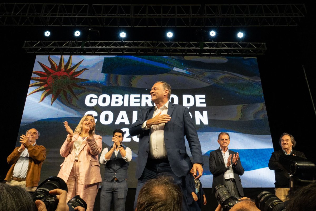 Hay Equipo, hay Propuestas, hay Futuro. 
Y lo construimos entre todos.