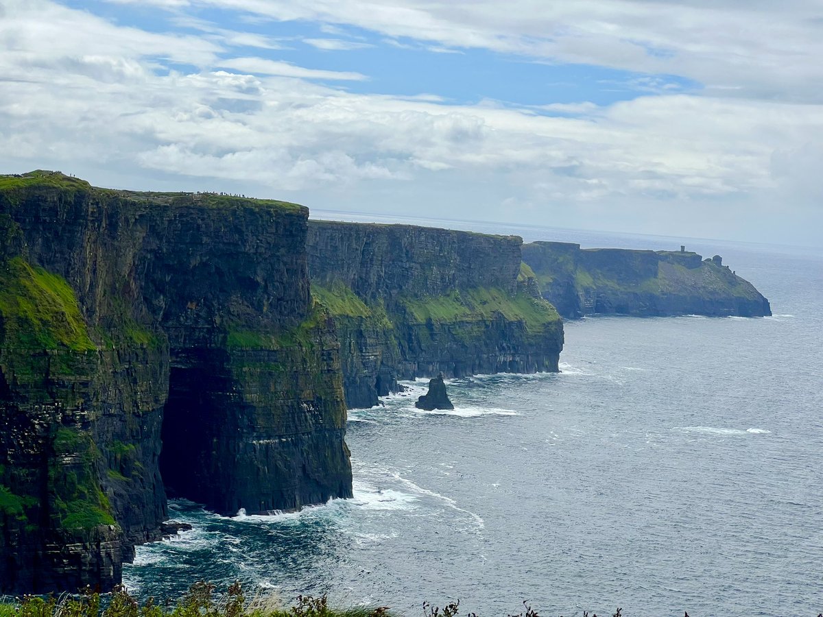 CharmOfCulture's tweet photo. 📍Cliffs of Moher, Ireland 🇮🇪 

The Cliffs of Moher were one of the most beautiful natural wonders I have ever seen. Everyone coming to Ireland should make some time to check out these stunning seaside cliffs. https://t.co/MxW2kTJkXM