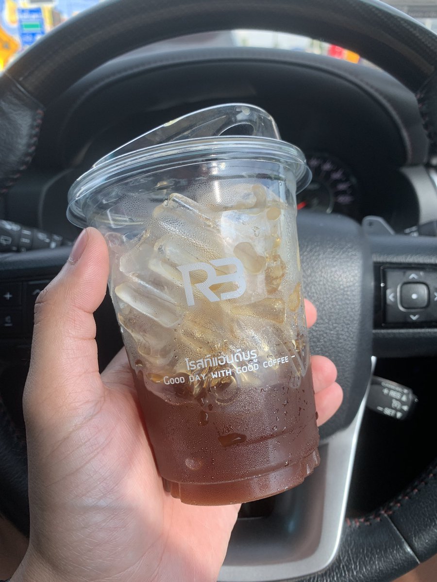 osaka069gmailc1's tweet photo. กาแฟมักเยียวยาทุกสิ่ง แดดร้อนไปไหน #Fwbเชียงใหม่ #วัยทำงาน https://t.co/Jg1QHcbPvI