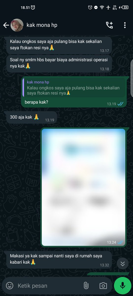 Nissaa2204's tweet photo. gue minta no resi tp ga dikasih dia alesan Mulu katanya masih di rumah sakit lah apalah. besokannya dia minta tf lagi 750k terus minta lagi 600k. goblok bgt gue lngsung tf yg 750k terus gue tf juga 300k buat ongkos dia balik ya karna gue butuh no resinya ajgg https://t.co/Q60lYSWBPF