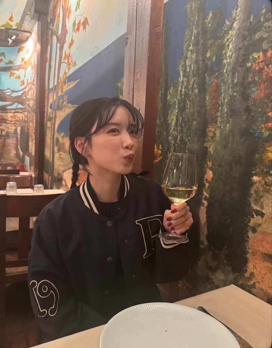 meito_tatsuu's tweet photo. ミラノのオフショまである！
芽郁ちゃんこの香水使ってるのかな？
https://t.co/A7iG8xIvLq
@mei_nagano0924 #永野芽郁 #Prada https://t.co/EfgbQp7Uxe