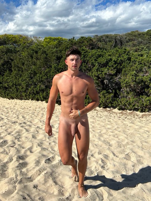 Watch Nick Tylar 🔥's leaked NSFW photo on TwXstars
