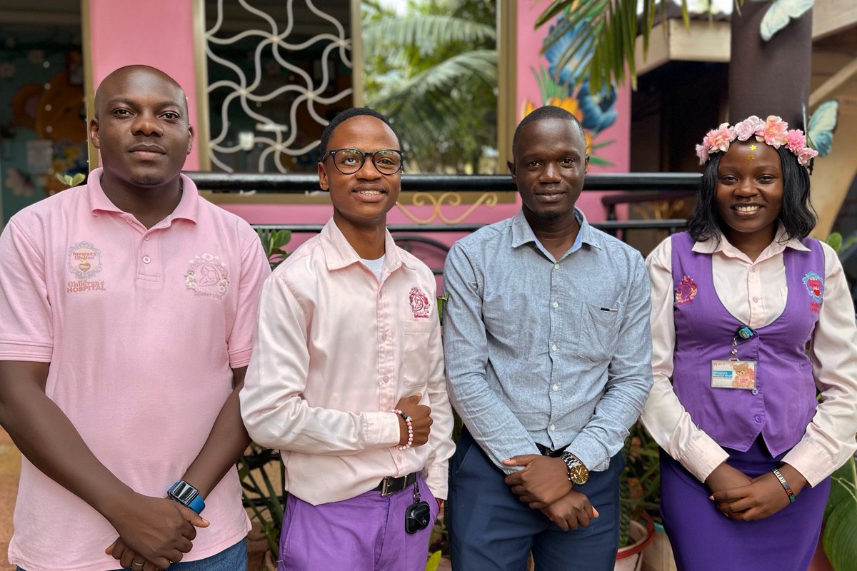 felixadvise's tweet photo. On Monday last week, I paid a courtesy call to Whisper's Children Hospital in @jinjacity, where I had the opportunity to meet the hospital's digital marketing team ahead of their forthcoming fundraising dinner in December.
THREAD...
#TheWeekInShots | #MondayMotivation https://t.co/bHzAREP9Iq