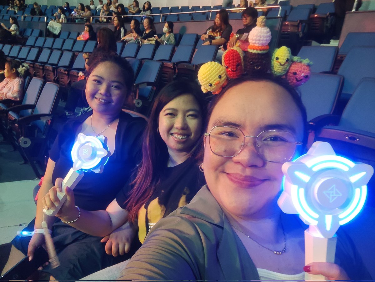 Nykz23's tweet photo. @dunkinph MAHALIMA 2ND DAY SA ARANETA
@SB19Official #SB19 #DunkinXSB19 #DunkinPHSB19Concert
#SB19DunkinPHThanksgiVIng https://t.co/XMnFrDg91M