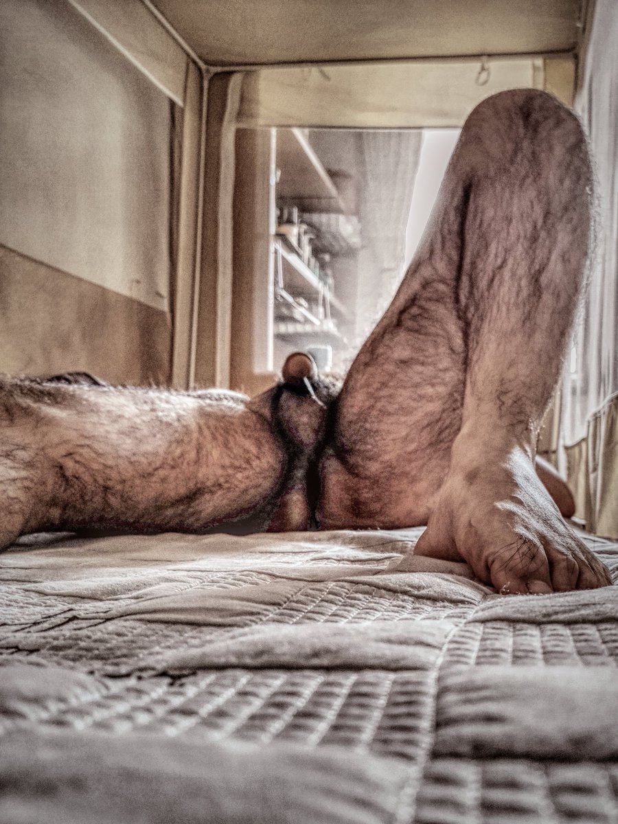 周一早八，🐔儿流泪😭
不想起床，不想工作😪
求金主，求包养😜