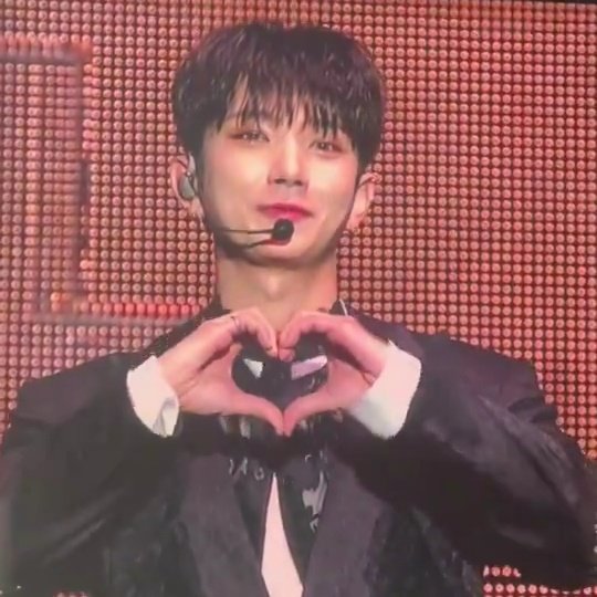 kymshv's tweet photo. kyeomshu for today's seventeen right here in new york ♡ https://t.co/3lYQ6Ee0sK