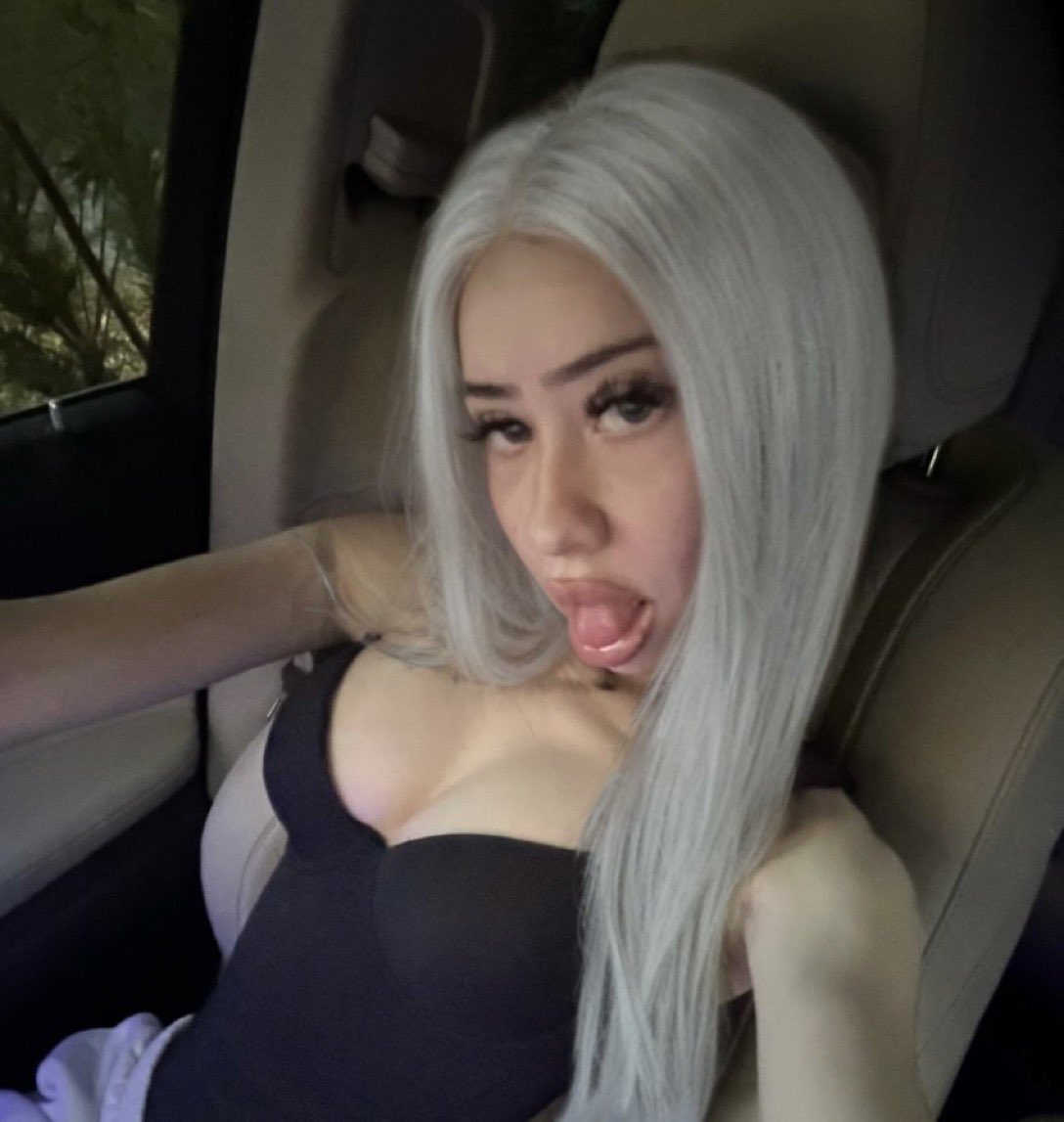 like for sum ass in ur dm #nsfw