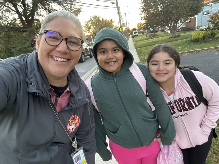 NGlenESAACPS's tweet photo. On Friday, students enjoyed walking to school with Glen, Mrs. Shafer, Mrs. Powell, and Mrs. Bocanegra! #belonggrowsucceed #walktoschool #attendancematters #AACPSCommunitySchools https://t.co/vTf4wHFMKd