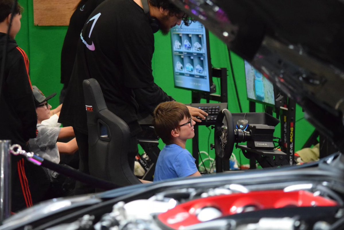 Armageddonexpo's tweet photo. It's your last chance to hit the Just Dance floor, satisfy your need for speed in the BYD racing area, JBL New Zealand Nintendo Chill Zone, learn and play your fave trading card games and more here at #springeddon! https://t.co/FvqSYVO7Lc