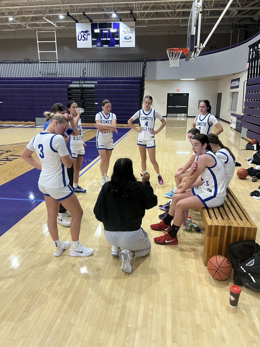 bO_One15's tweet photo. Thank you @warwickworkouts for hosting us today for some closed scrimmaging! We had so much fun! We traditionally have always did a Fall Tournament every year. It’s getting harder as the girls get older with high school ball, so this worked out perfectly🤍🏀💙 @MNCometsGirls https://t.co/9hWlqhtC2G