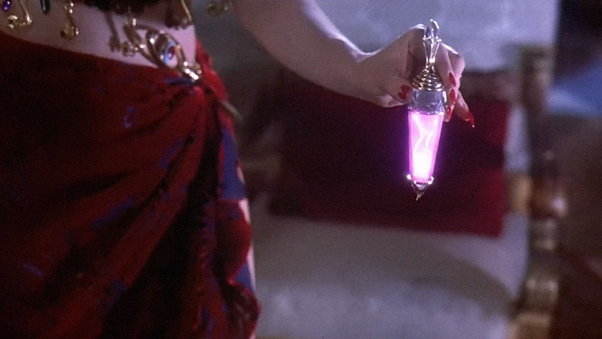 dollhwasa's tweet image. &quot;Drink that potion, and you&apos;ll never grow even one day older. Don&apos;t drink it, and continue to watch yourself rot.&quot;

Hwasa in Death Becomes Her AU 🍷
#2024MAMAVOTE #HWASA