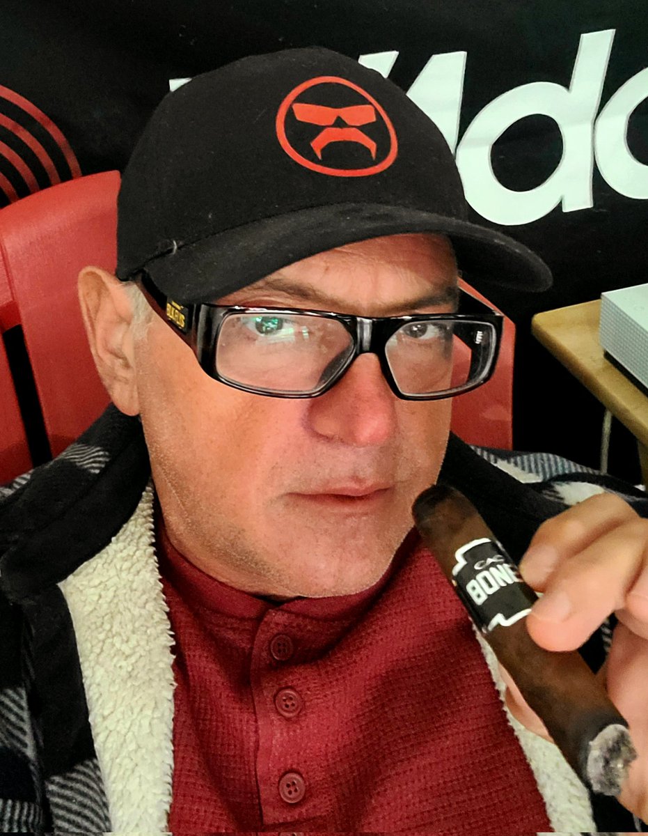 TheBigAngry's tweet photo. CAO Bones. Nice cigar for a cool fall day. @caocigars https://t.co/QMouPNxZgZ