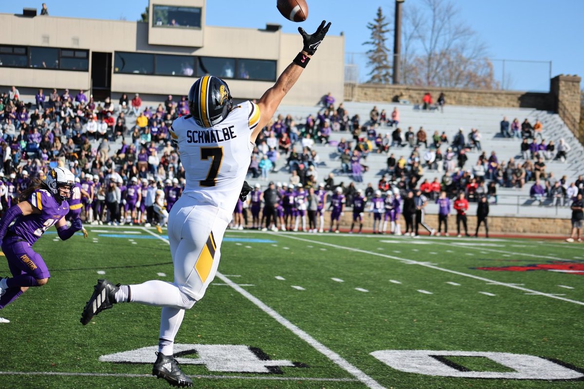 UW-Oshkosh Football tweet media