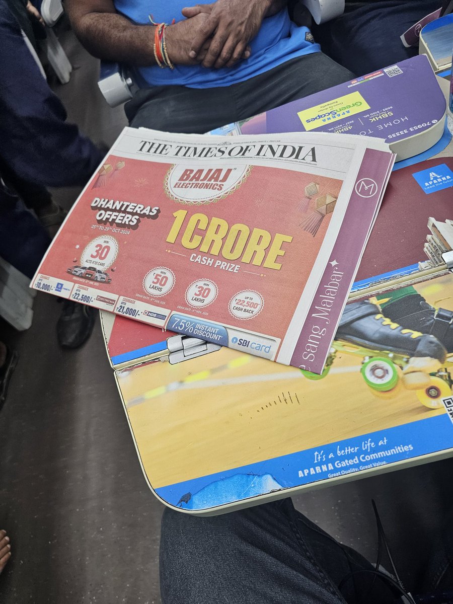 kbrahmateja's tweet photo. @RailMinIndia is there any deal with @timesofindia to @VandeBharatExp? 
అయ్యా తెలుగు వార్తా పత్రికలు ఇవ్వరా దొరగారు? #20701 sc to gnt, @narendramodi sir can we promote local languages? #native https://t.co/txvWBAAuNL