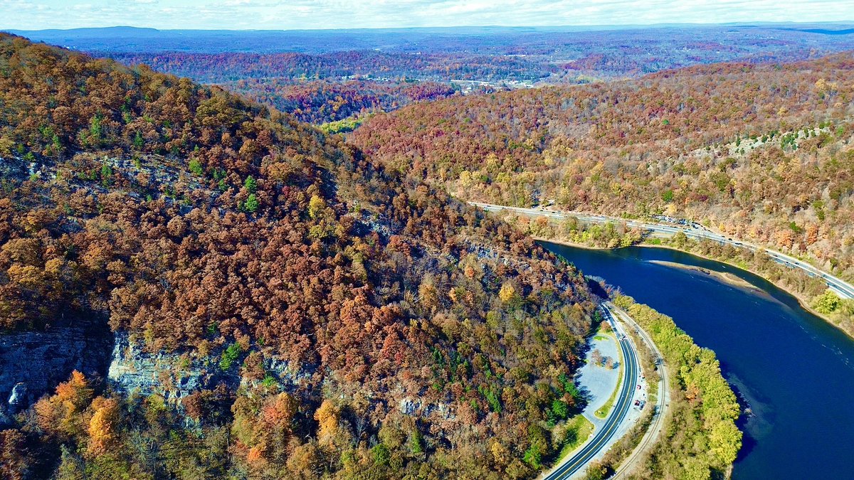 NJ_Aerial's tweet photo. #fall #fallcolors #fallvibes #autumn #autumnvibes🍁 #foliage #foliagefriday #fallfoliage #leafpeeping #leafphotography #fallleaves #newjersey #newjerseyisbeautiful #njspotsdrone #dronephotography #aerialphotography #delawarewatergap #njspots #newjerseyisntboring #njphotography https://t.co/uYBWgKdnkQ
