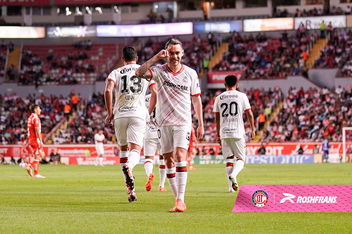 TolucaFC's tweet photo. 📸👹| ¡Las postales del primer tiempo en el Estadio Victoria! Los estamos ganando al medio tiempo 2-0, con doblete de @jesusanguloo.
#TodosJuntos | @RoshfransMX https://t.co/l8wUXkVYUu