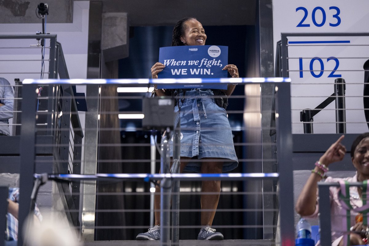 Kamala Harris tweet media